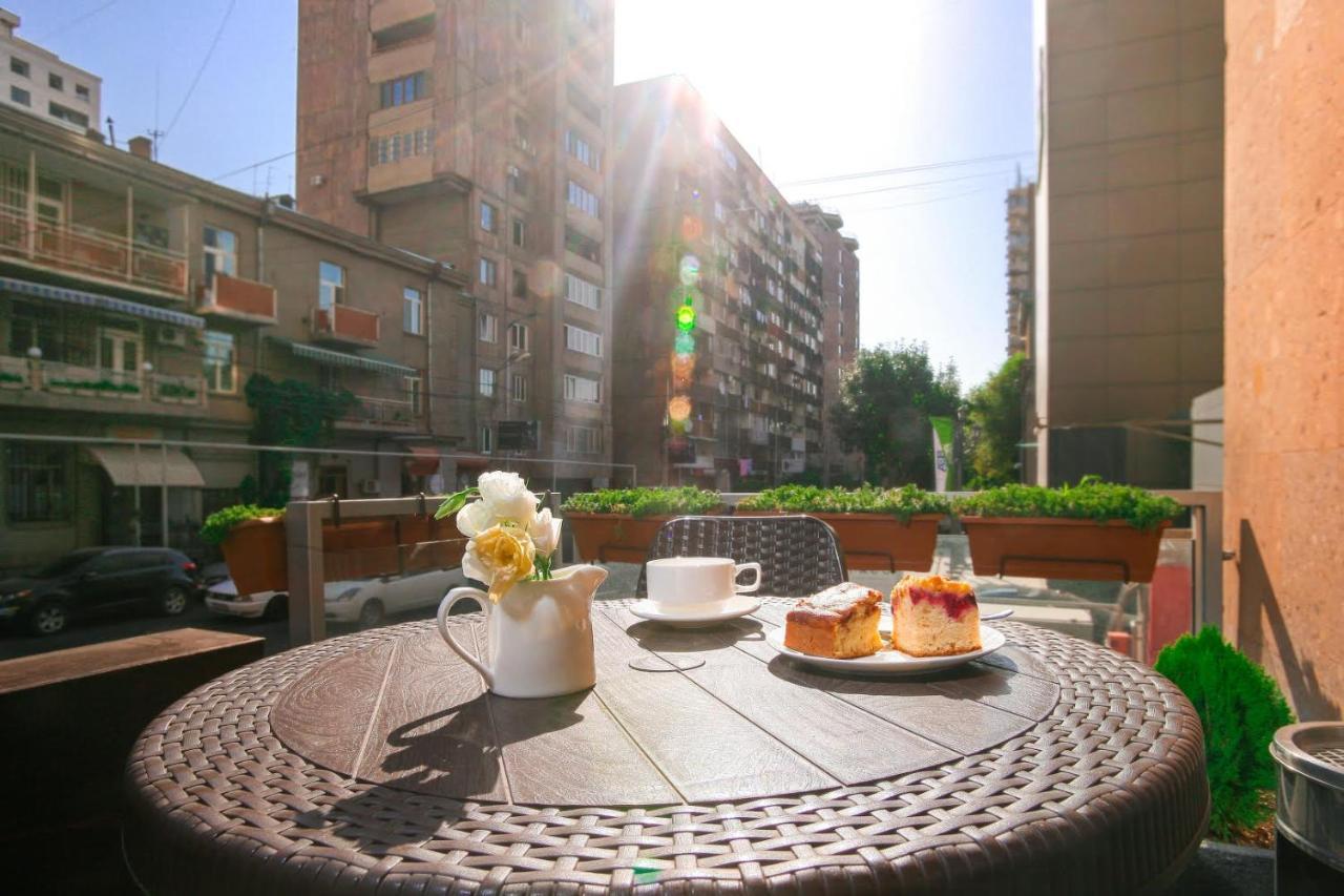 Bonjour Boutique Hotel Yerevan Exterior photo